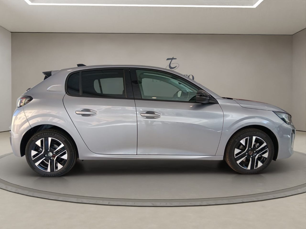 Peugeot 208 Allure HYBRID 110 eDCS6 - Foto 8