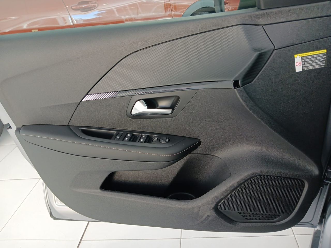 Peugeot 208 Allure HYBRID 110 eDCS6 - Foto 12