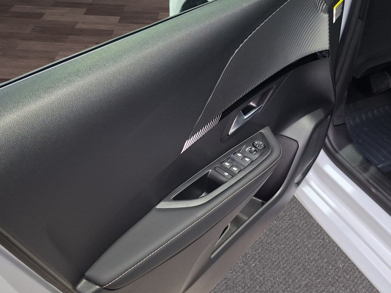 Peugeot 208 Allure HYBRID 110 eDCS6 - Foto 15