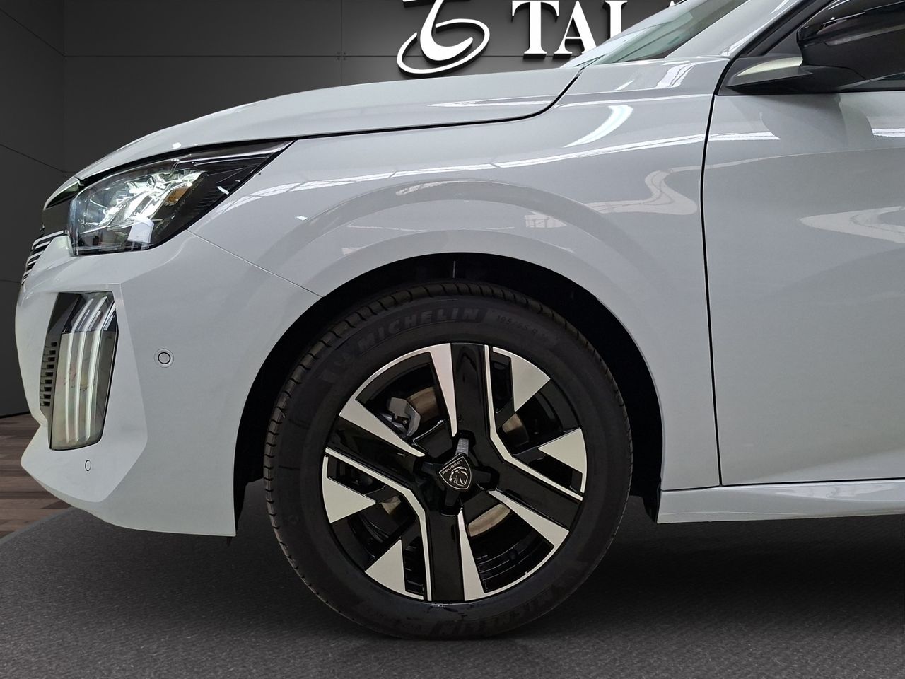 Peugeot 208 Allure HYBRID 110 eDCS6 - Foto 9