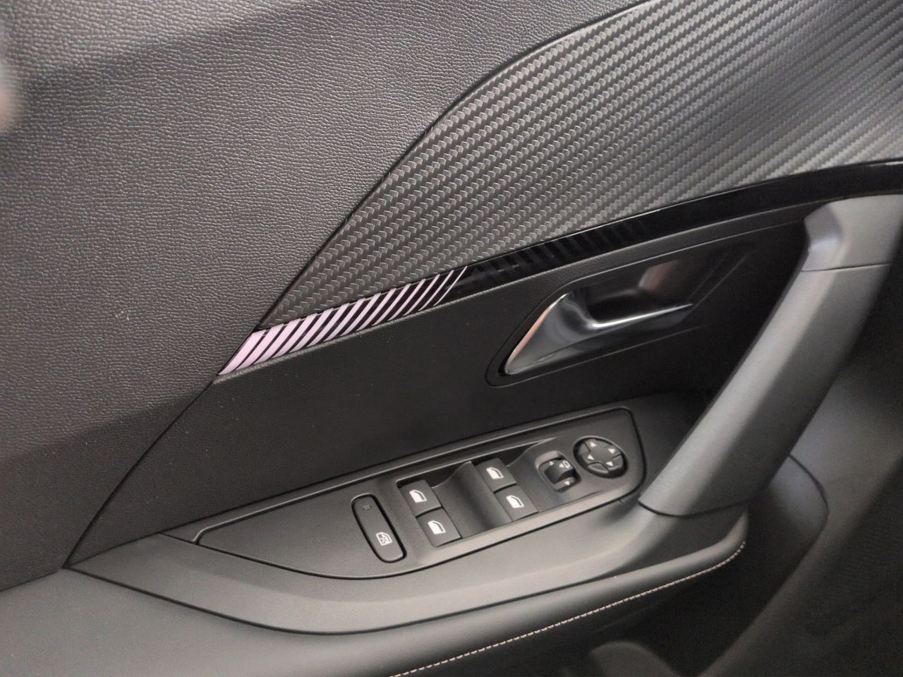 Peugeot 2008 N2008 Allure Hybrid 110 eDCS6 - Foto 16