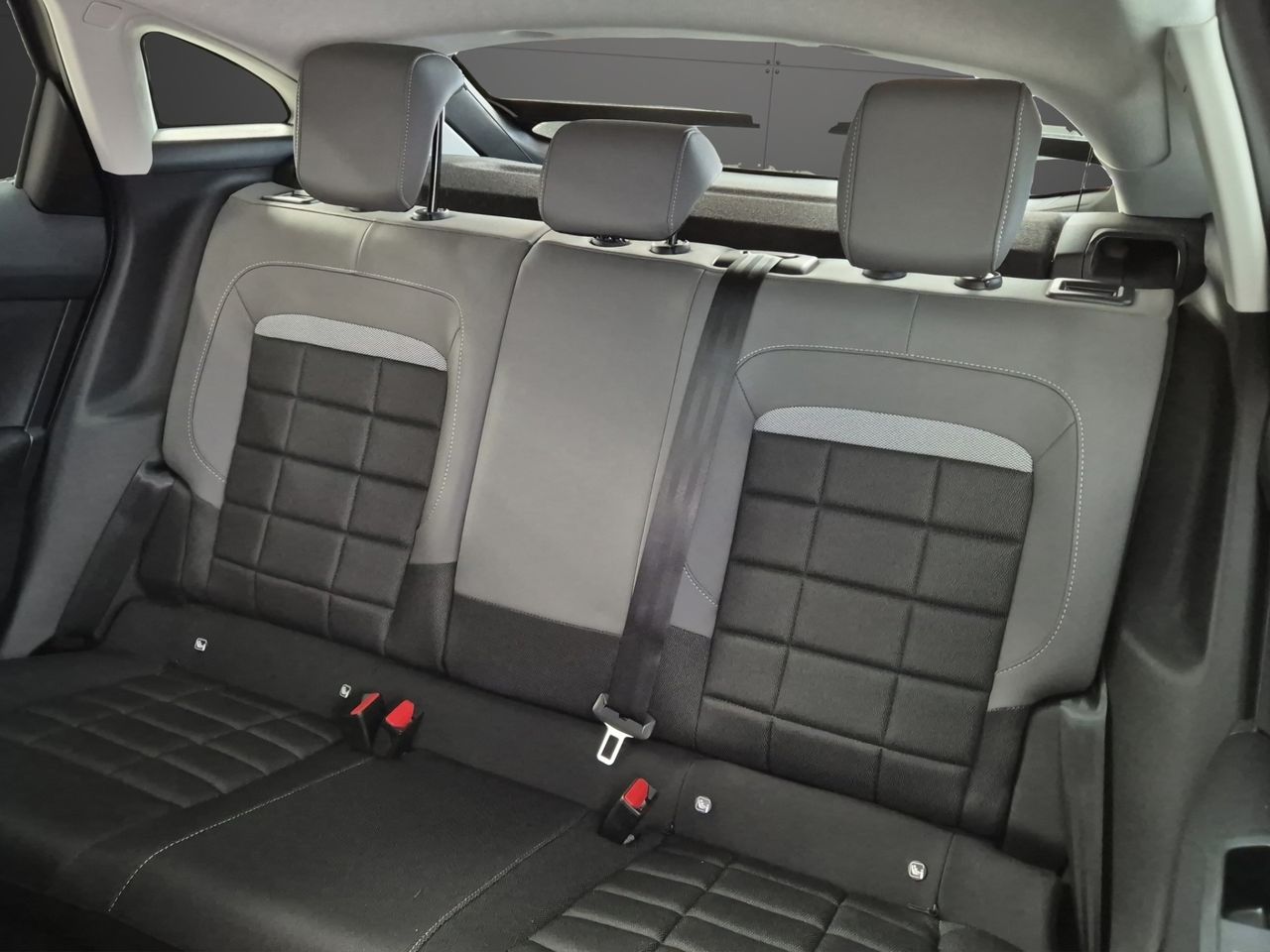 Citroën C4 Hybrid 110 ë-DCS6 Plus - Foto 13