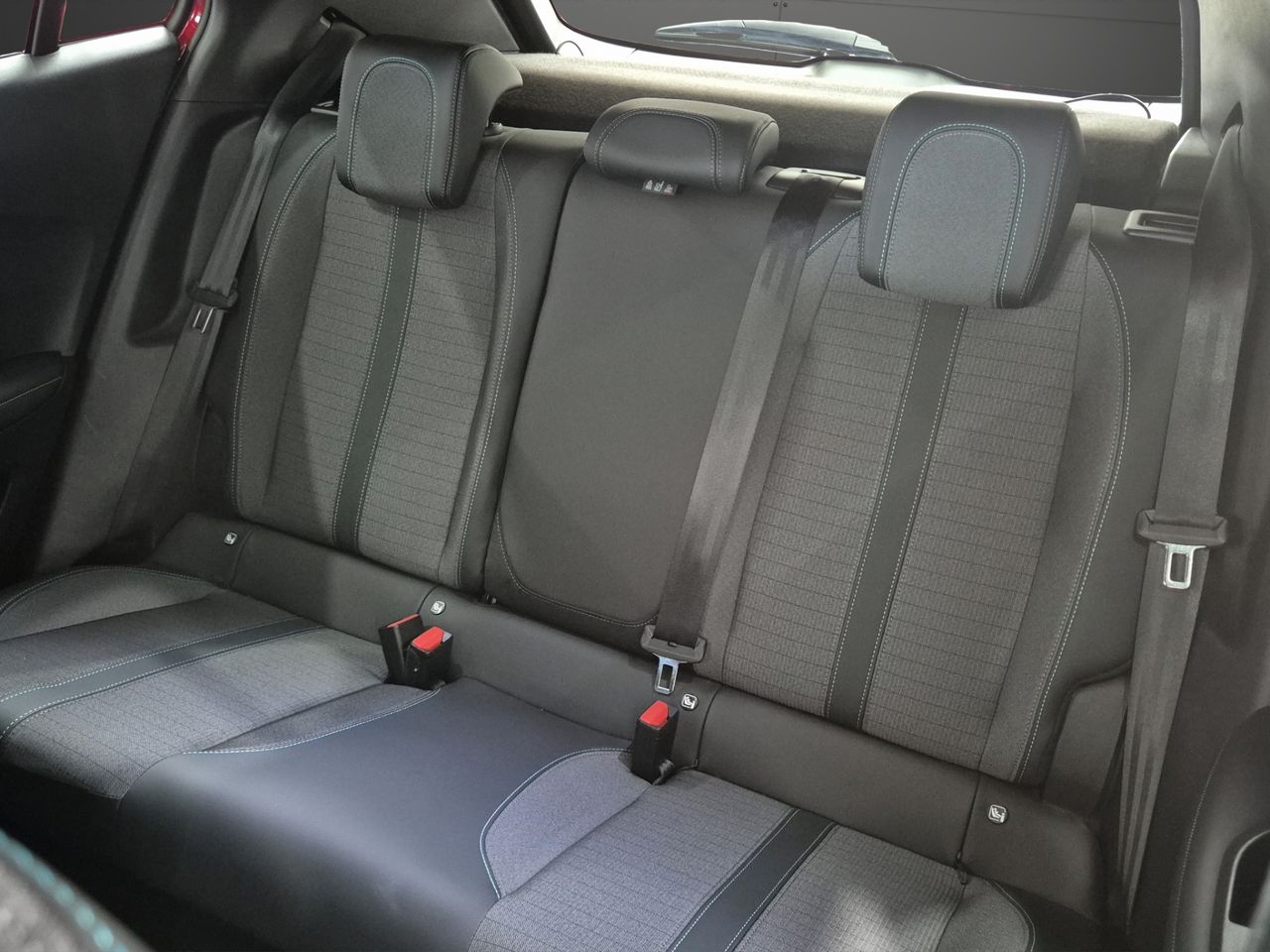 Peugeot 2008 Allure Pack Puretech 130 S&S 6 Vel. MAN - Foto 12