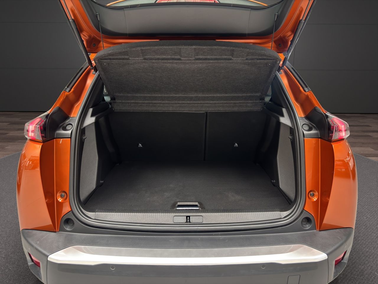 Peugeot 2008 Allure Pack BlueHDI 130 S&S EAT8 - Foto 20