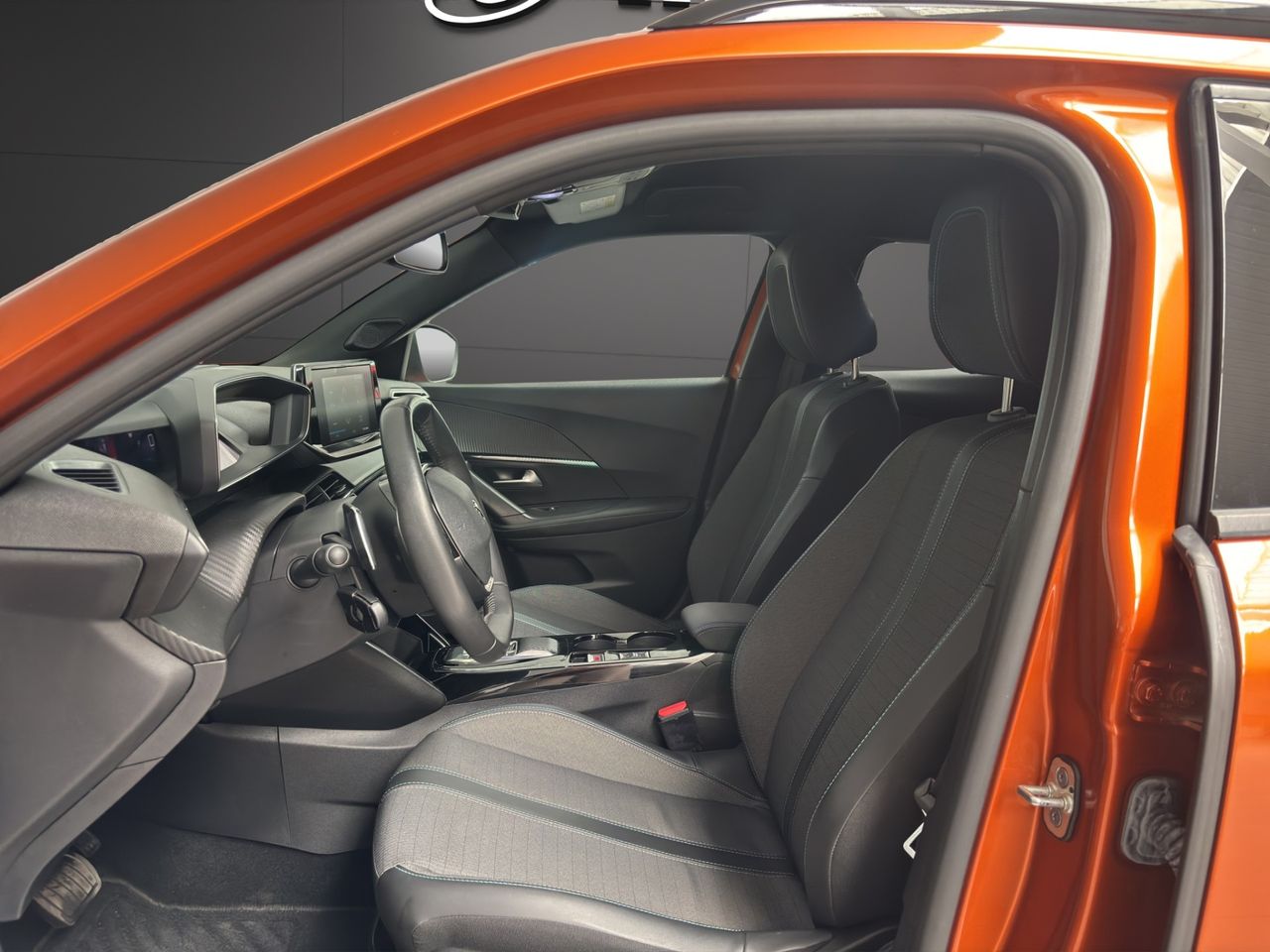 Peugeot 2008 Allure Pack BlueHDI 130 S&S EAT8 - Foto 10
