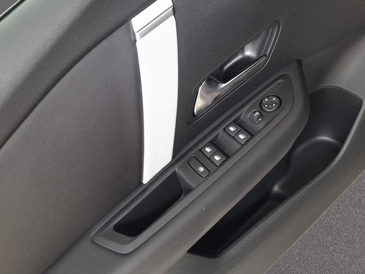 Citroën C4 X Hybrid 145 ë-DCS6 Max - Foto 19