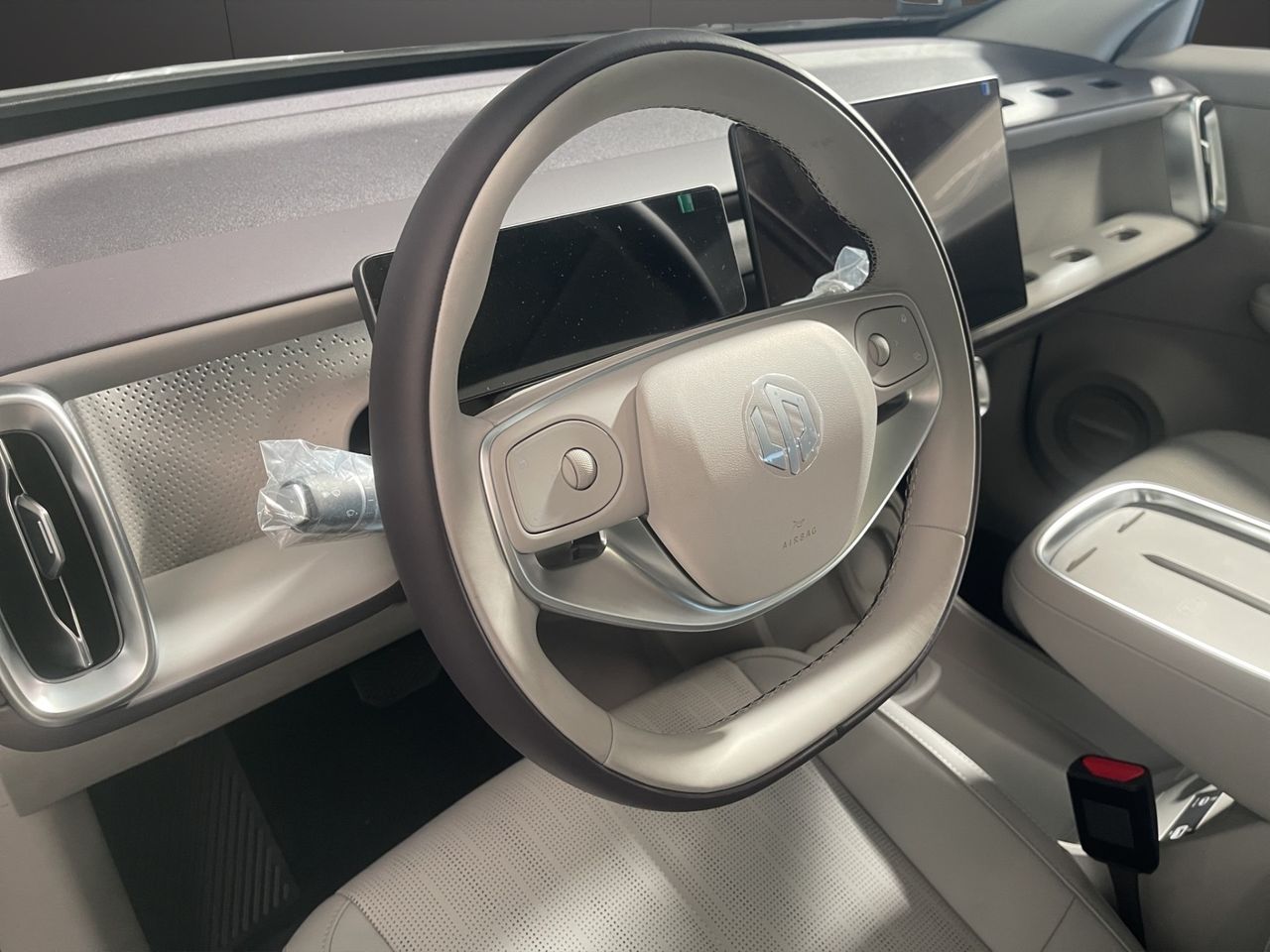 Leapmotor B10 B10 REEV 18.8 kWh Design Auto - Foto 17