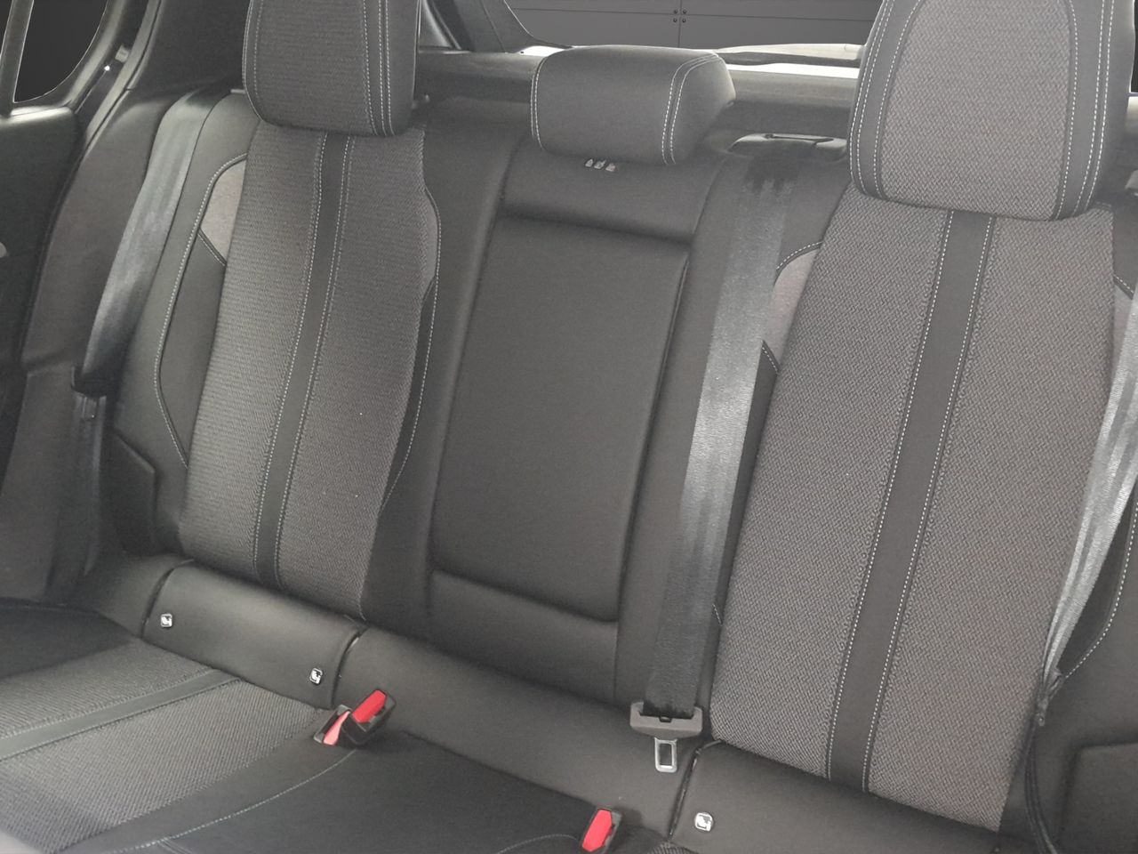 Peugeot 308 5P Allure Gasolina 130 S&S MAN - Foto 16