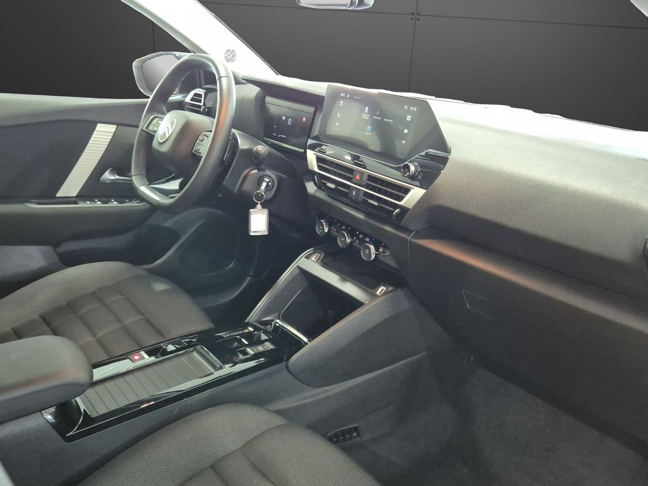 Citroën C4 Hybrid 136 e-DCS6 Plus - Foto 12