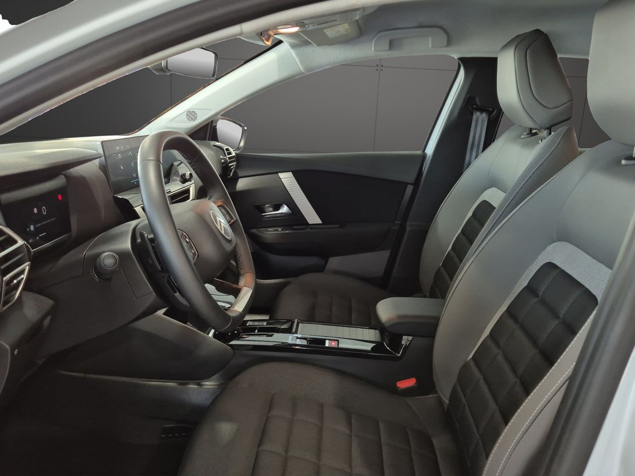 Citroën C4 Hybrid 136 e-DCS6 Plus - Foto 11