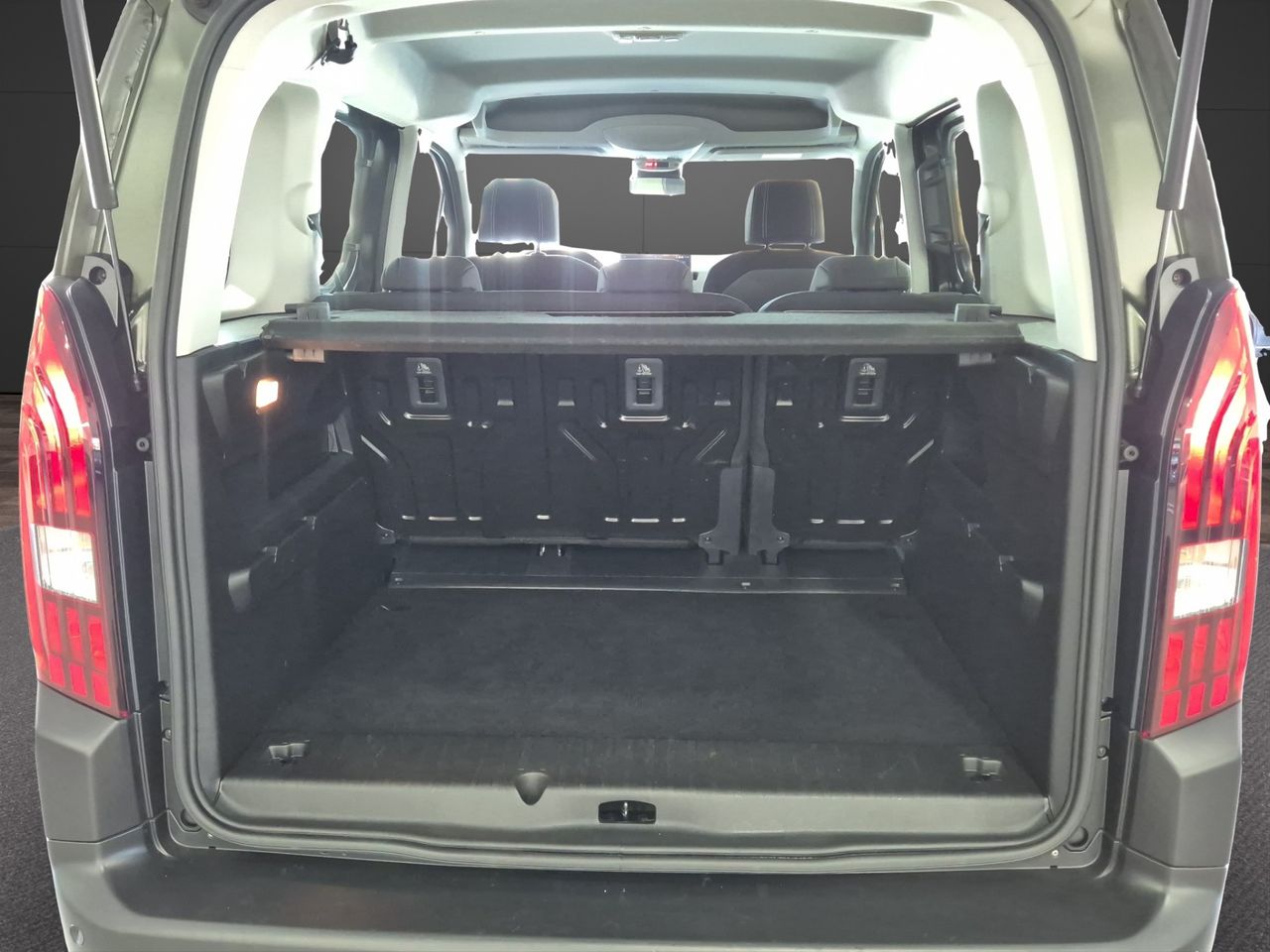 Peugeot Rifter Allure BlueHDi 100 S&S 6 Vel. MAN Long - Foto 13