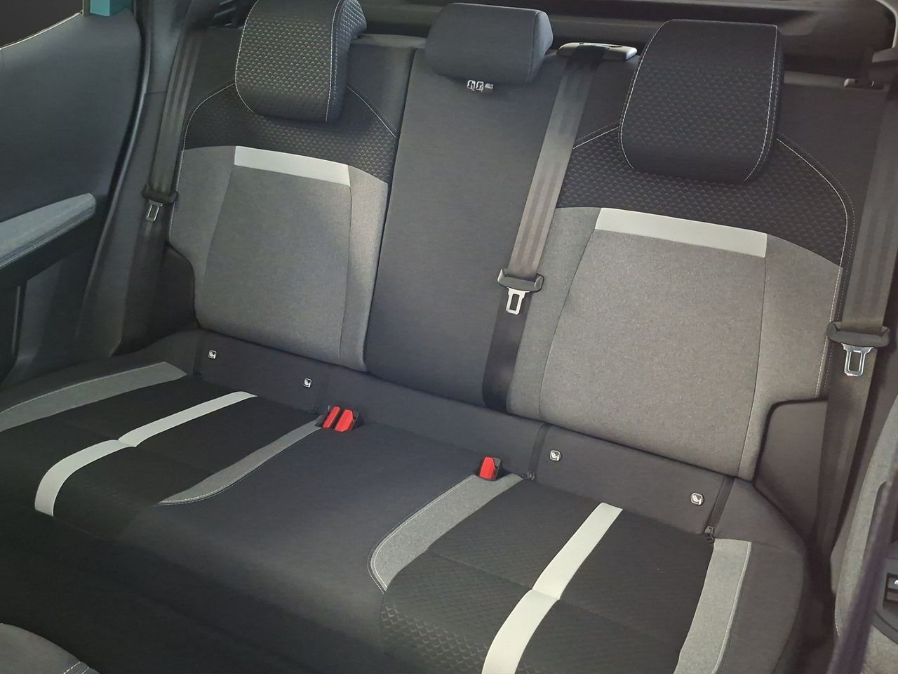 Opel Frontera 1.2T XHT Hybrid eDCT6 81kW GS - Foto 16