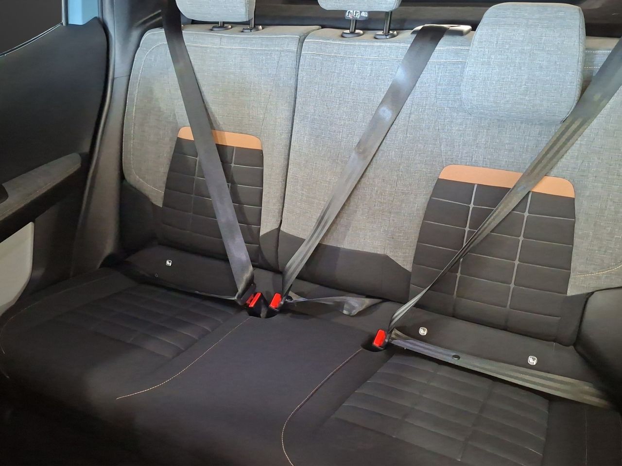 Citroën C3 Aircross Hybrid 145 ë-DCS6 PLUS - Foto 16