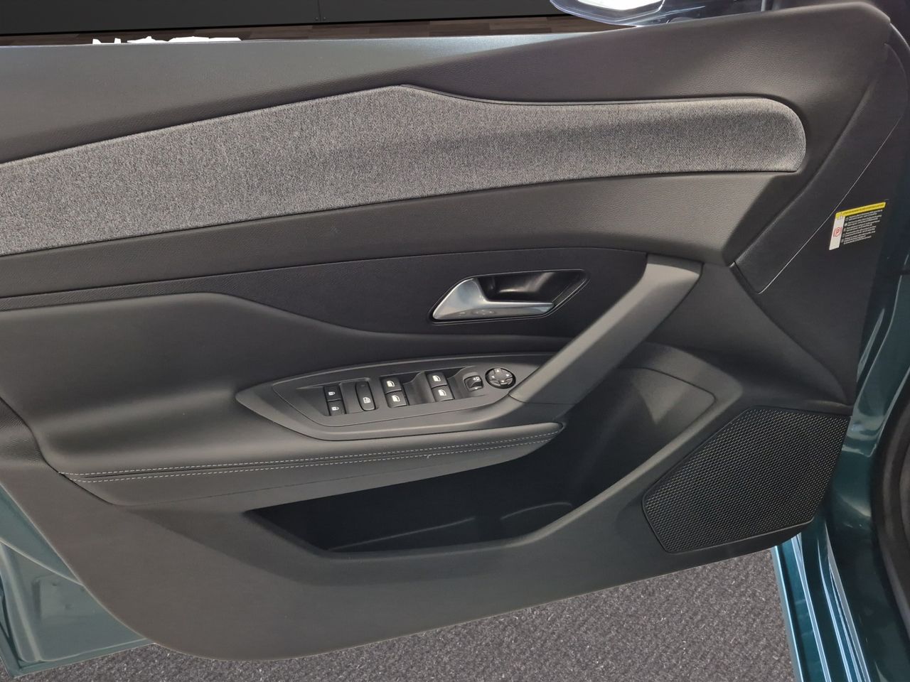 Peugeot 308 5P Allure Hybrid PHEV 195 e-DCT7 - Foto 21
