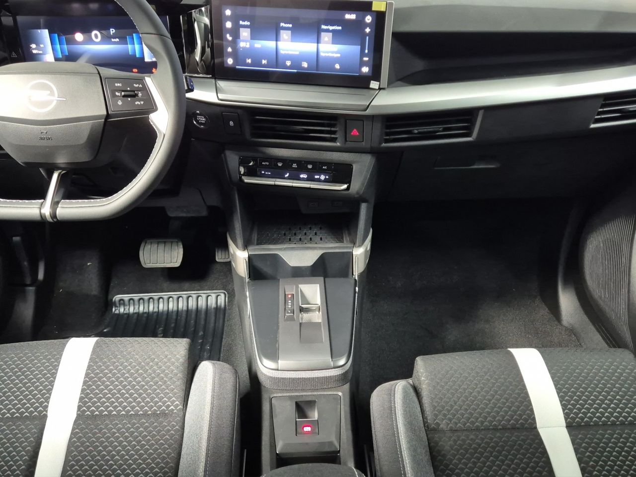 Opel Frontera 1.2T XHT Hybrid eDCT6 81kW GS - Foto 14