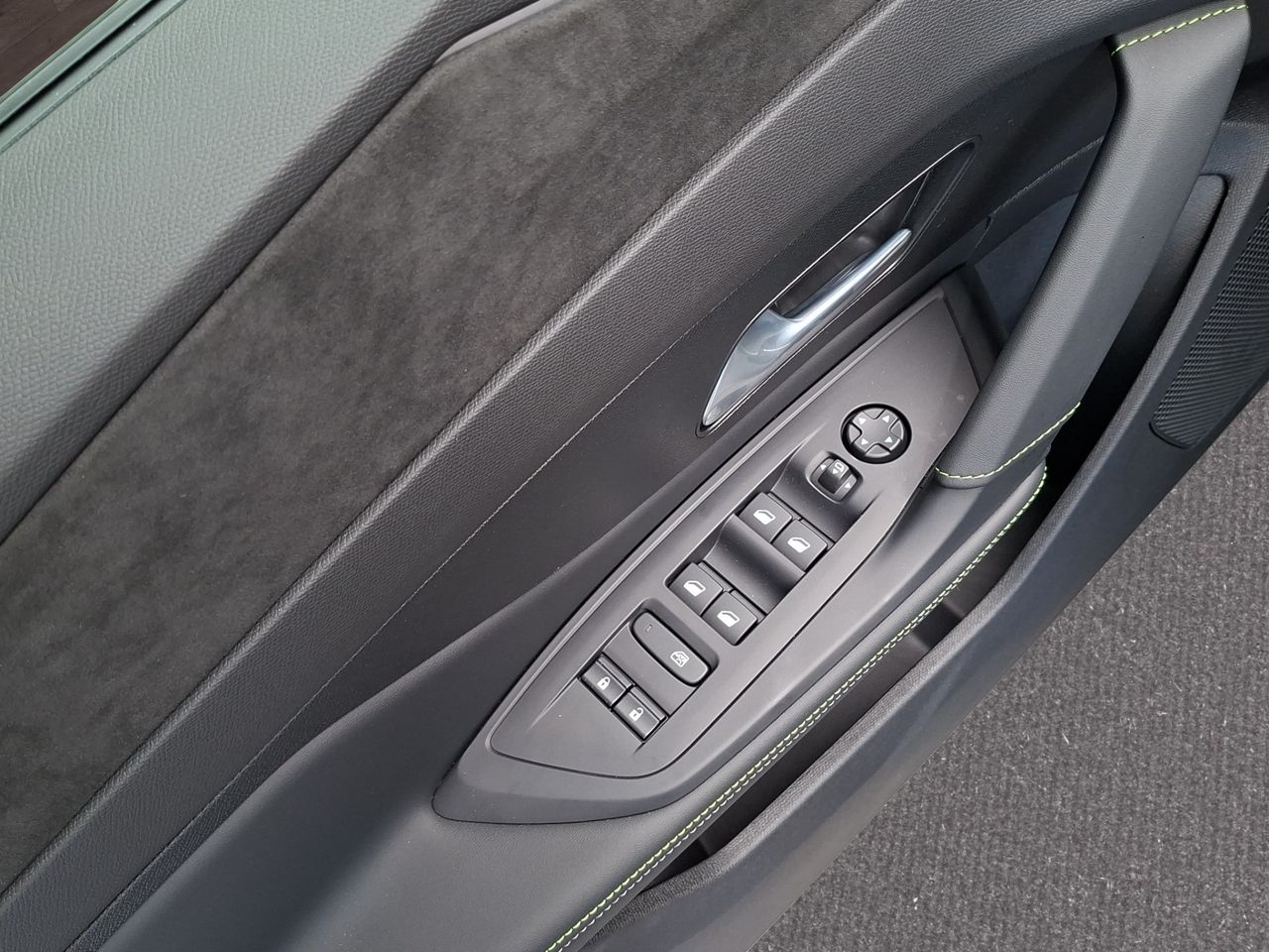 Peugeot 408 408 GT HYBRID 145 eDCS6 - Foto 19