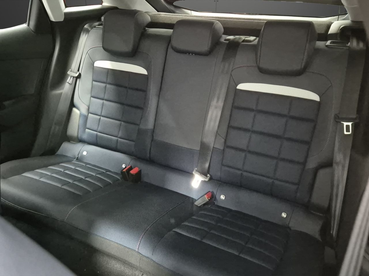 Citroën C4 Hybrid 145 ë-DCS6 Collection - Foto 19