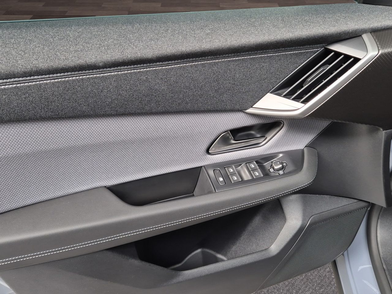 Opel Grandland 1.6T Plug-in Hybrid eDCT7 S/S GS - Foto 12