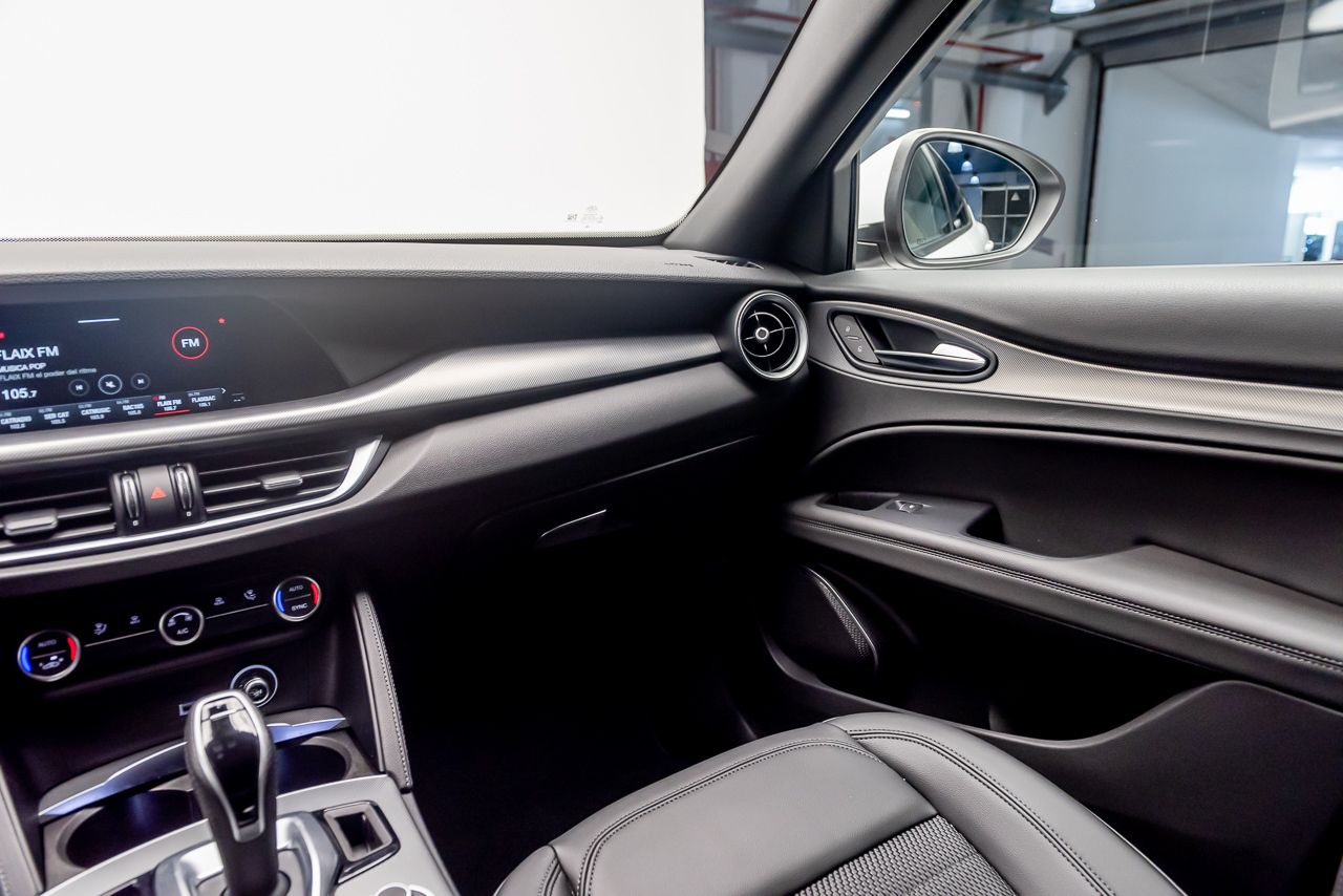Alfa Romeo Stelvio Q4 SPRINT 2.1 TD 190 CV AT8 5P - Foto 2