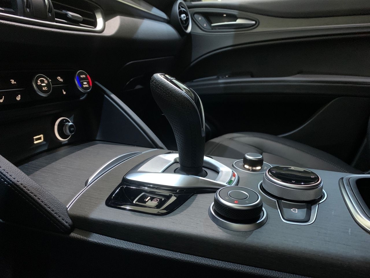 Alfa Romeo Stelvio TI 2.2 D TURBO 210 CV AUTO 4WD 5P - Foto 2