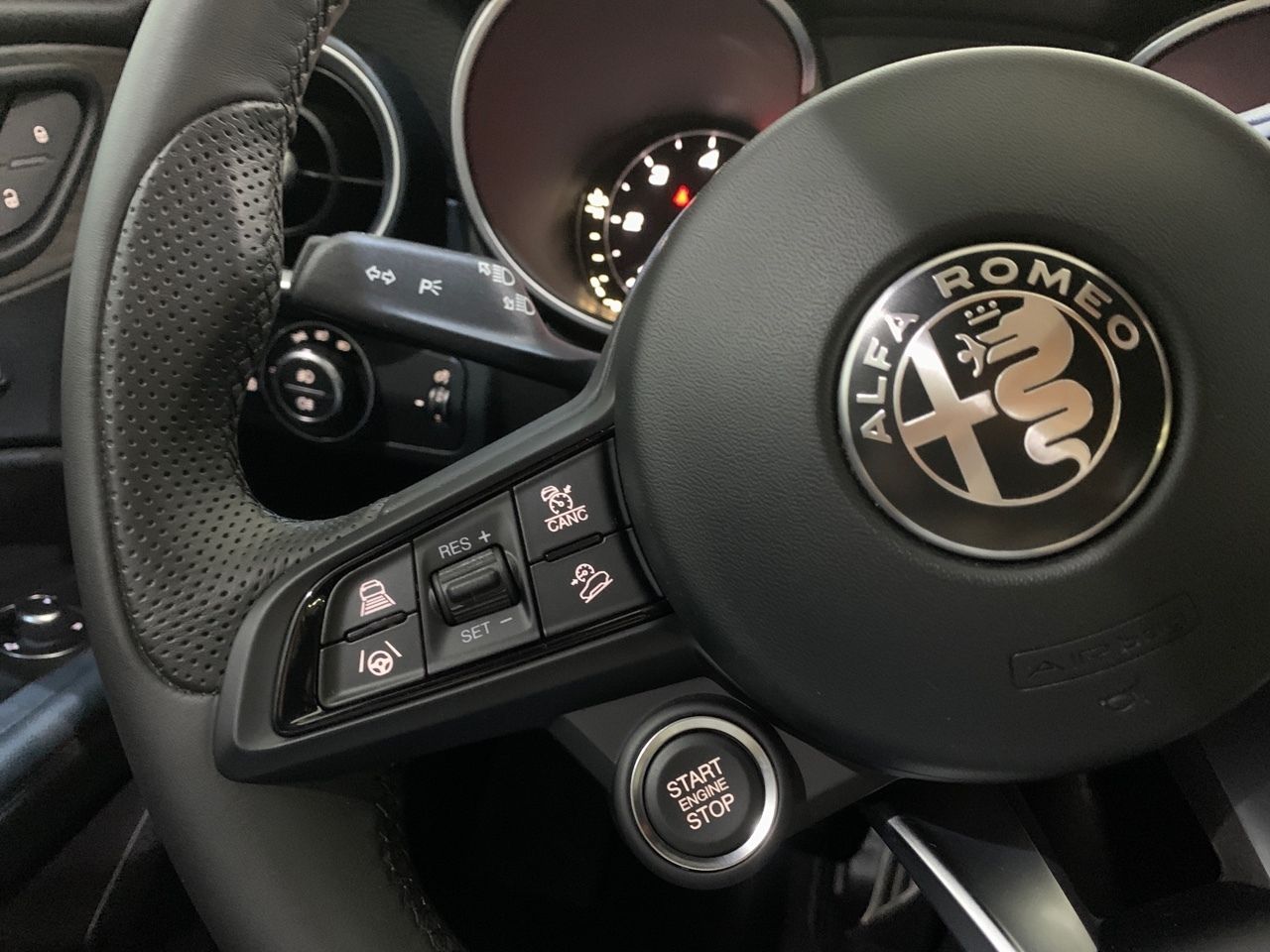 Alfa Romeo Stelvio TI 2.2 D TURBO 210 CV AUTO 4WD 5P - Foto 2