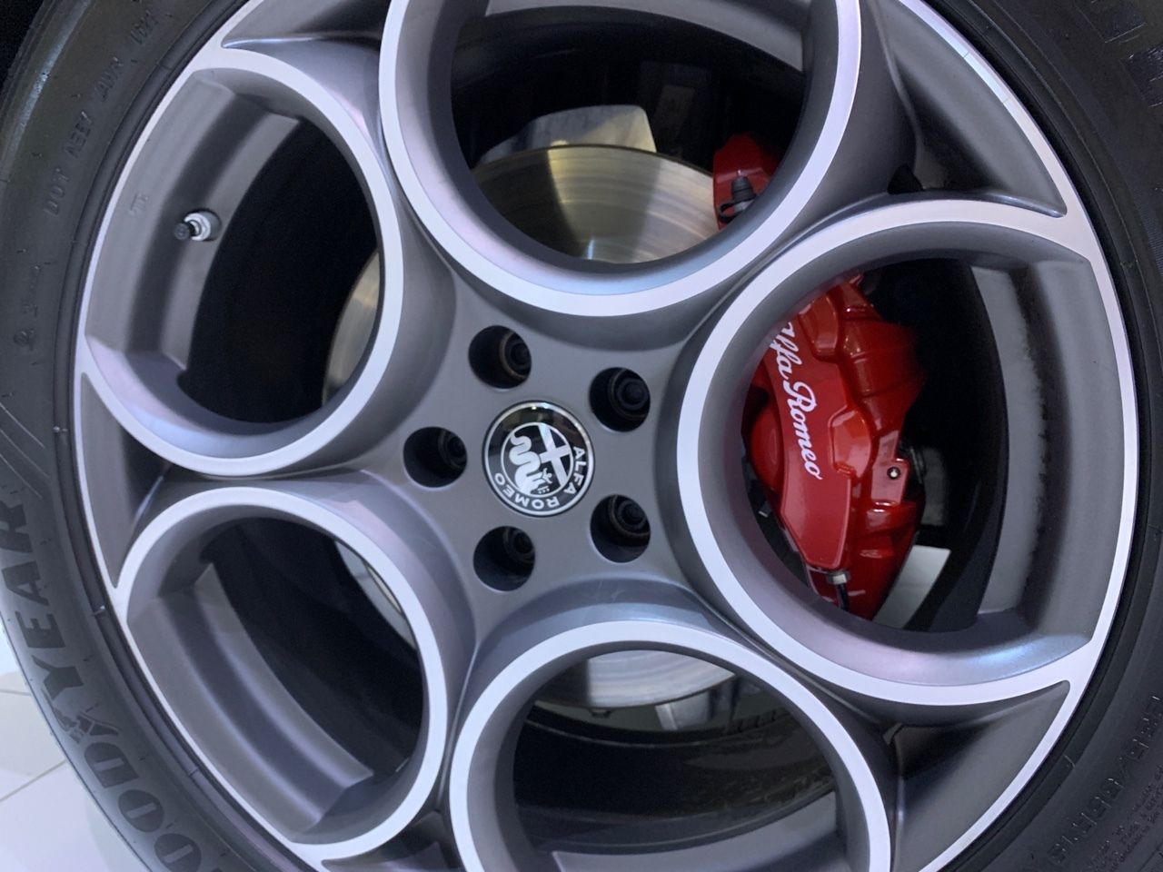Alfa Romeo Stelvio TI 2.2 D TURBO 210 CV AUTO 4WD 5P - Foto 2