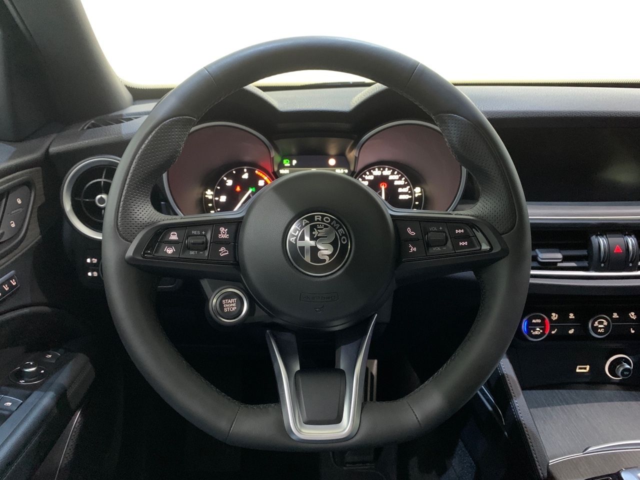 Alfa Romeo Stelvio TI 2.2 D TURBO 210 CV AUTO 4WD 5P - Foto 2