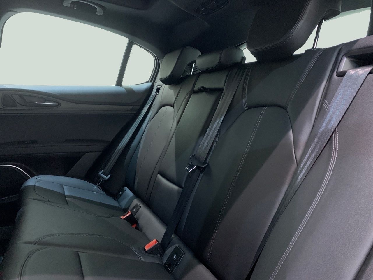 Alfa Romeo Stelvio TI 2.2 D TURBO 210 CV AUTO 4WD 5P - Foto 2