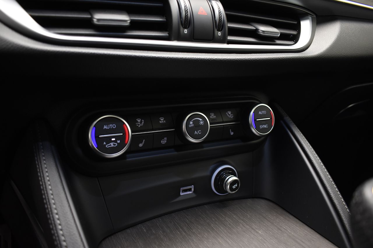 Alfa Romeo Stelvio VELOCE 2.1 TD TURBO 210 CV AUTO 4WD 5P - Foto 2