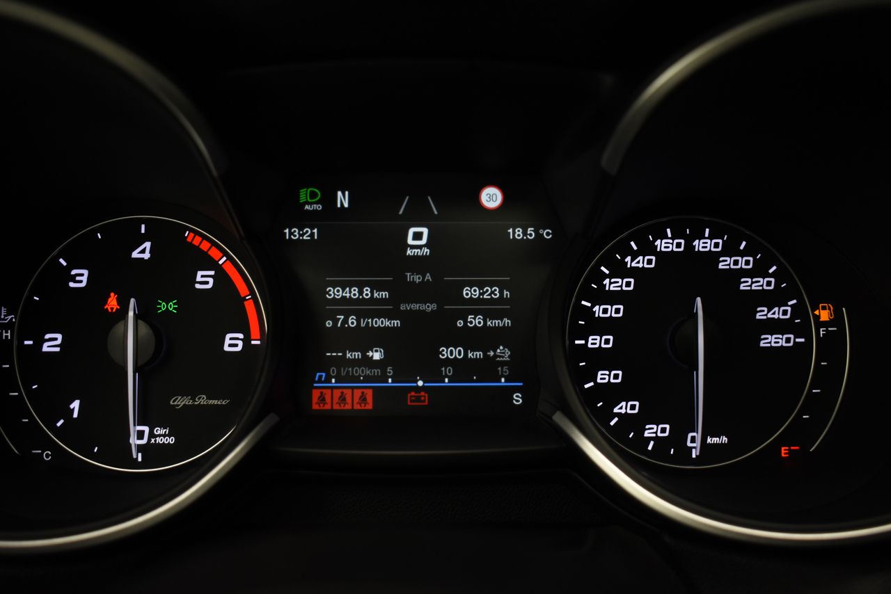Alfa Romeo Stelvio VELOCE 2.1 TD TURBO 210 CV AUTO 4WD 5P - Foto 2