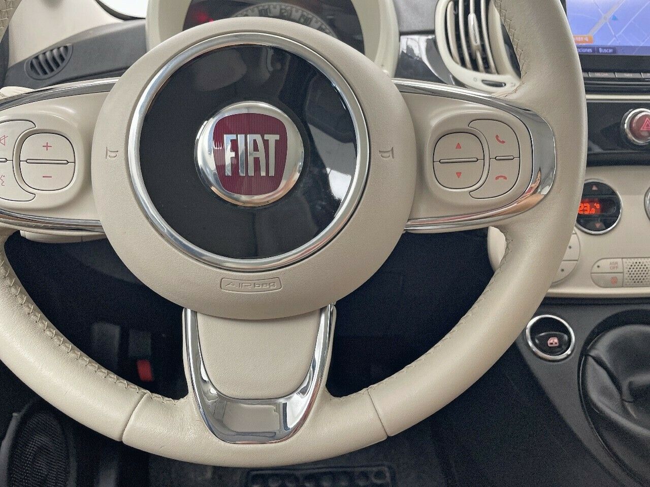 Fiat 500 CABRIO LOUNGE 1.2 69 CV 2P - Foto 2