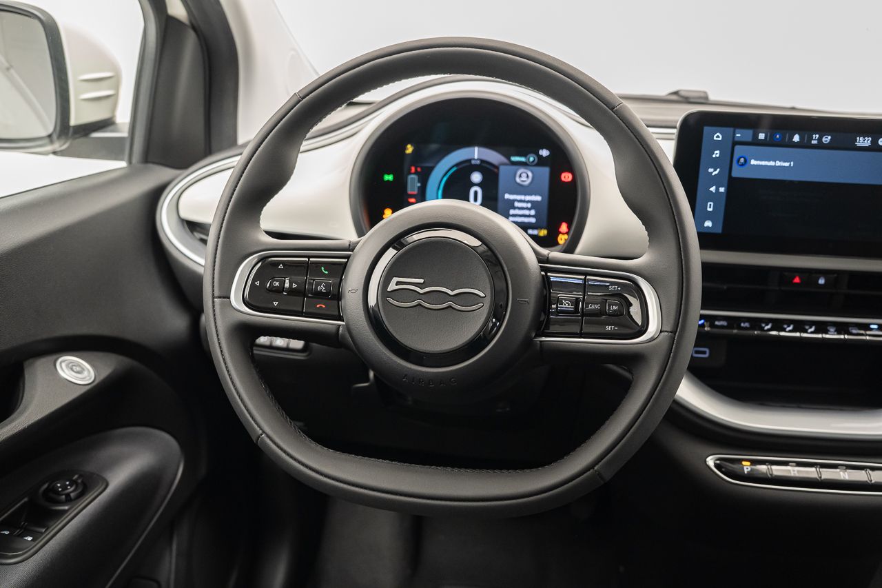 Fiat 500 ICON BEV 42KWH 118 CV 4P - Foto 2