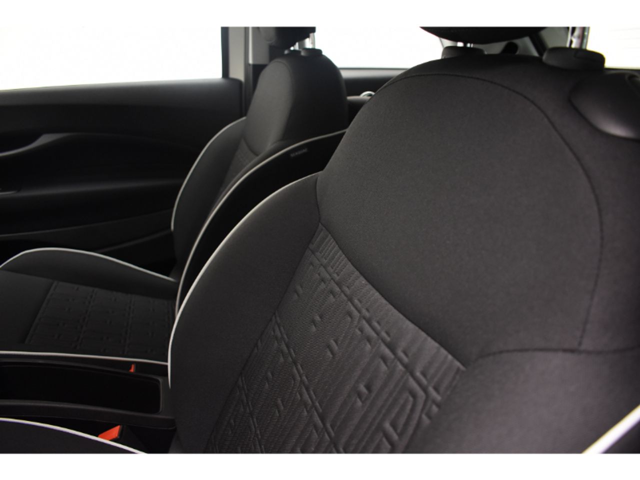 Fiat 500 RED BEV 42KWH 118 CV 3P - Foto 2