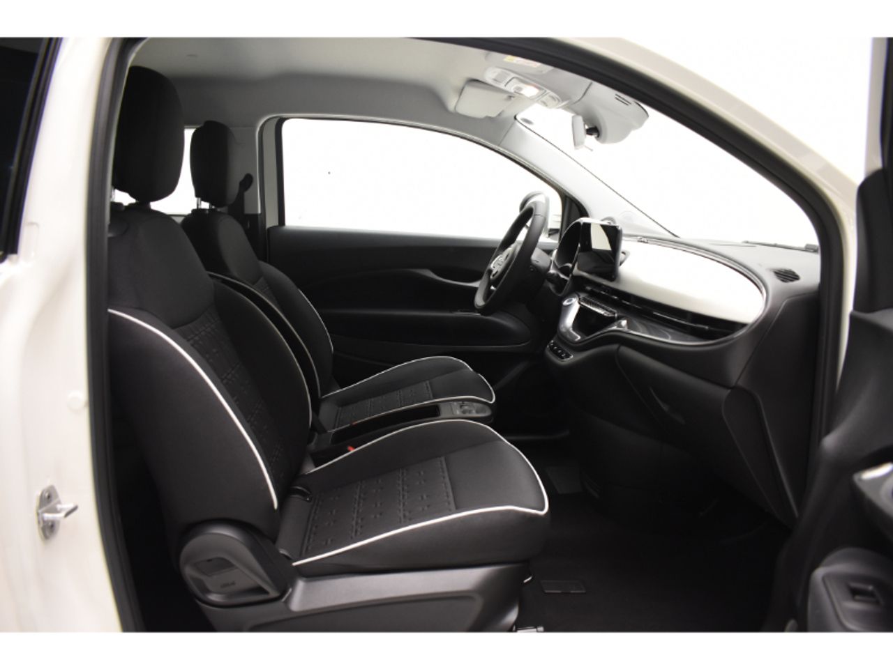 Fiat 500 RED BEV 42KWH 118 CV 3P - Foto 2