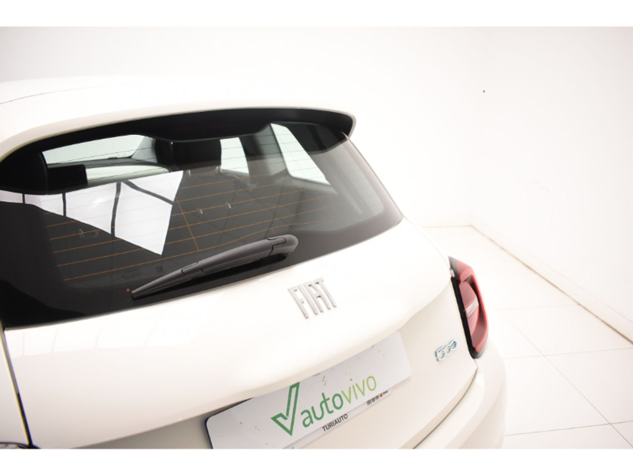 Fiat 500 RED BEV 42KWH 118 CV 3P - Foto 2