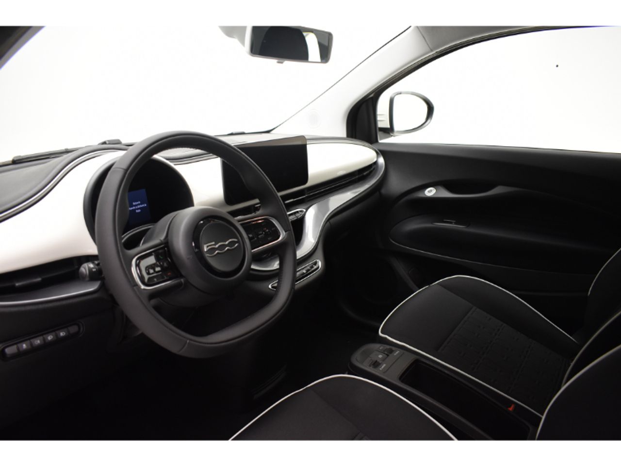 Fiat 500 RED BEV 42KWH 118 CV 3P - Foto 2