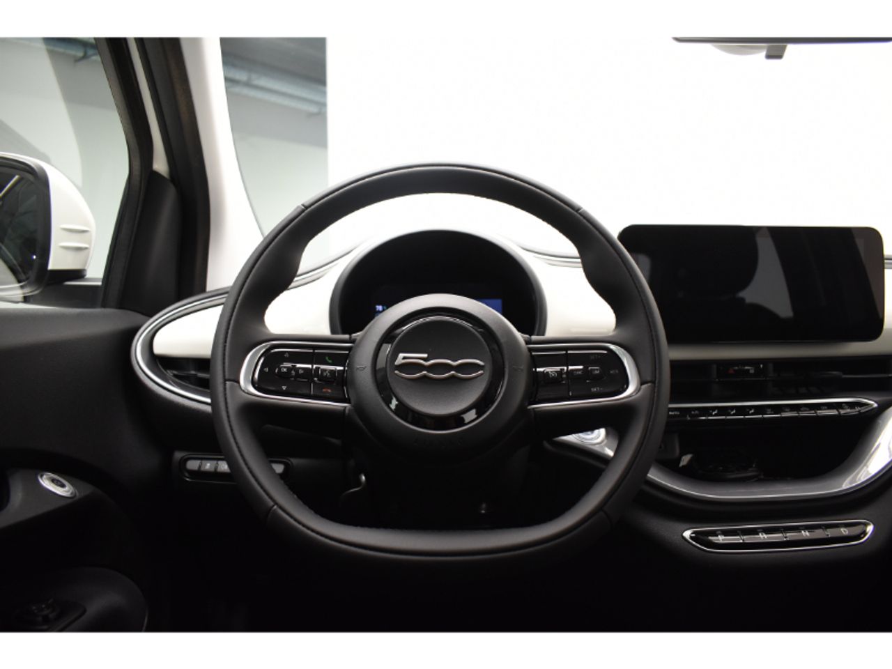 Fiat 500 RED BEV 42KWH 118 CV 3P - Foto 2