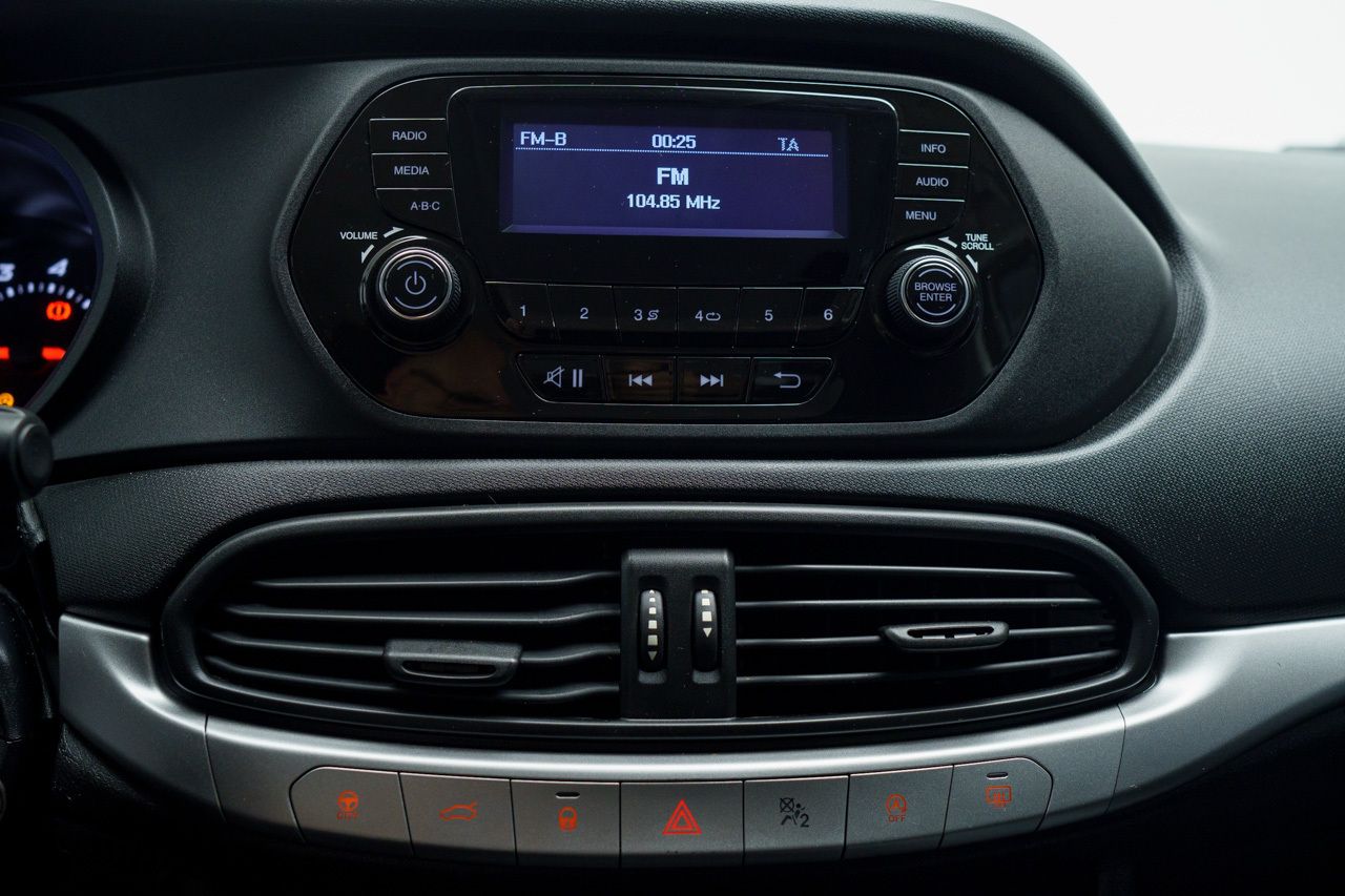 Fiat Tipo SEDAN POP 1.4 FIRE 95 CV 4P - Foto 2