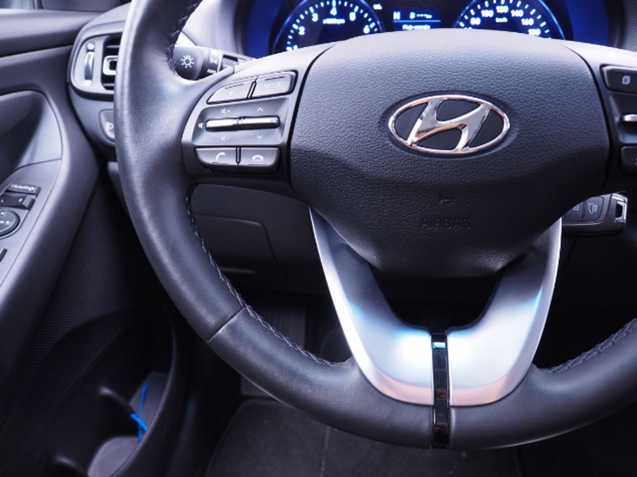 Hyundai i30 KLASS LR 48V 1.0 TGDI 120 CV 5P - Foto 2