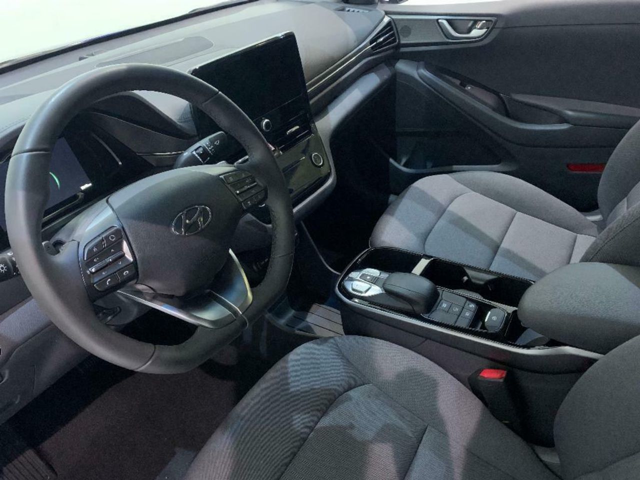 Hyundai IONIQ KLASS BEV 38KWH 136 CV 5P - Foto 2
