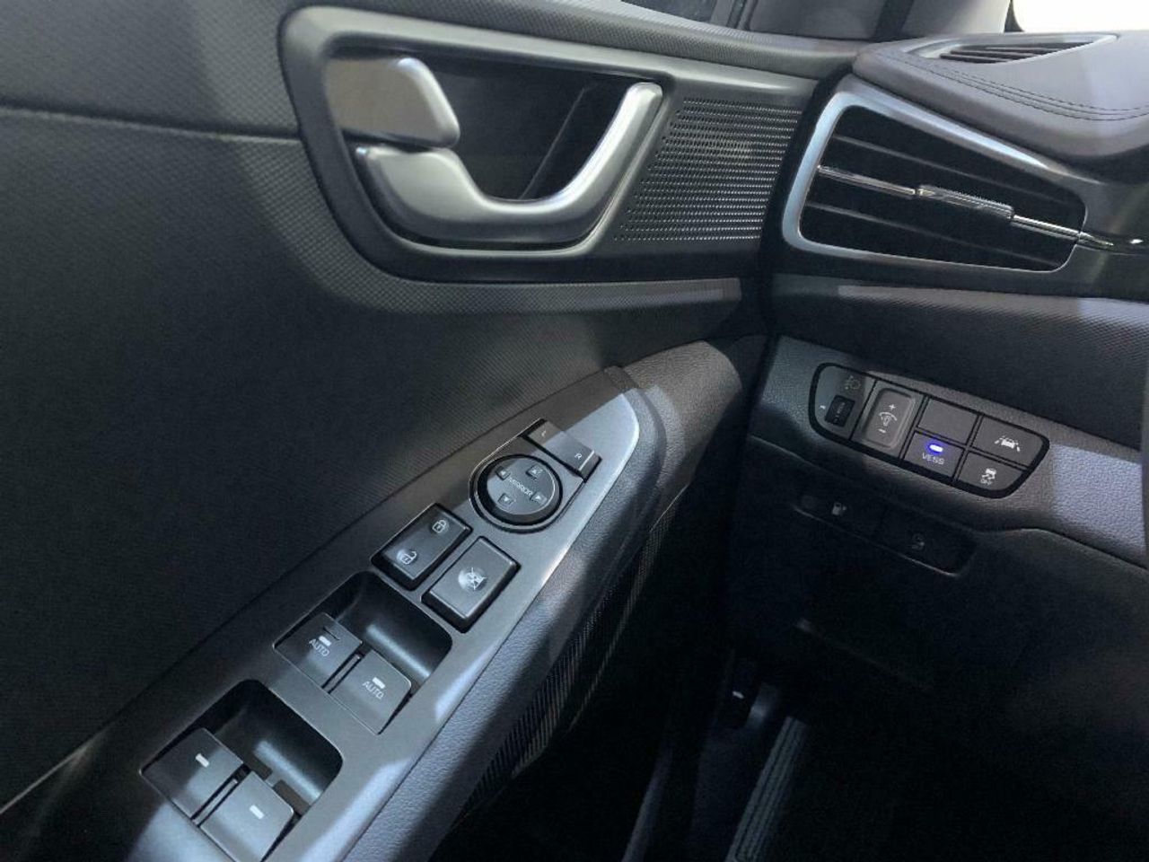 Hyundai IONIQ KLASS BEV 38KWH 136 CV 5P - Foto 2