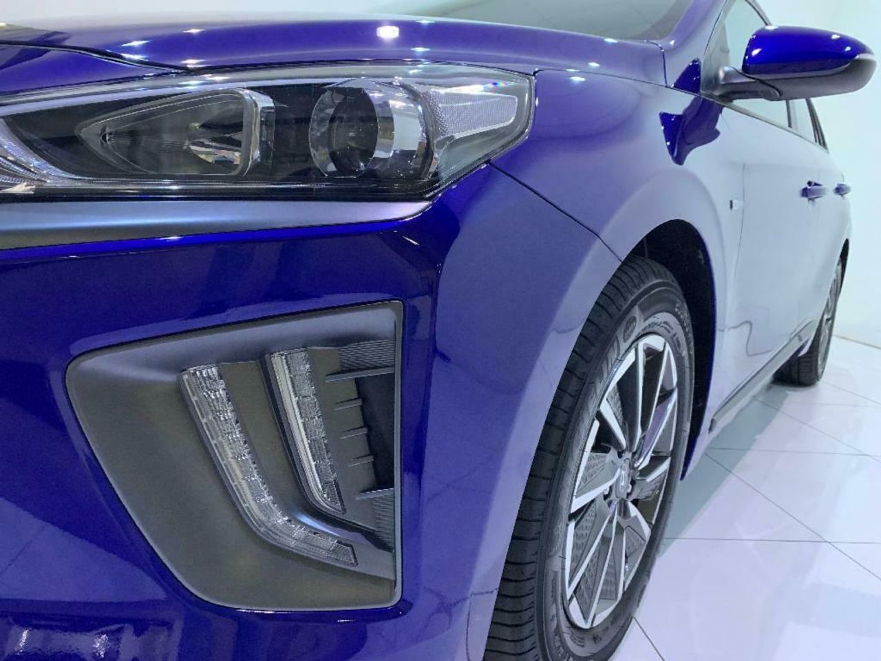 Hyundai IONIQ KLASS BEV 38KWH 136 CV 5P - Foto 2