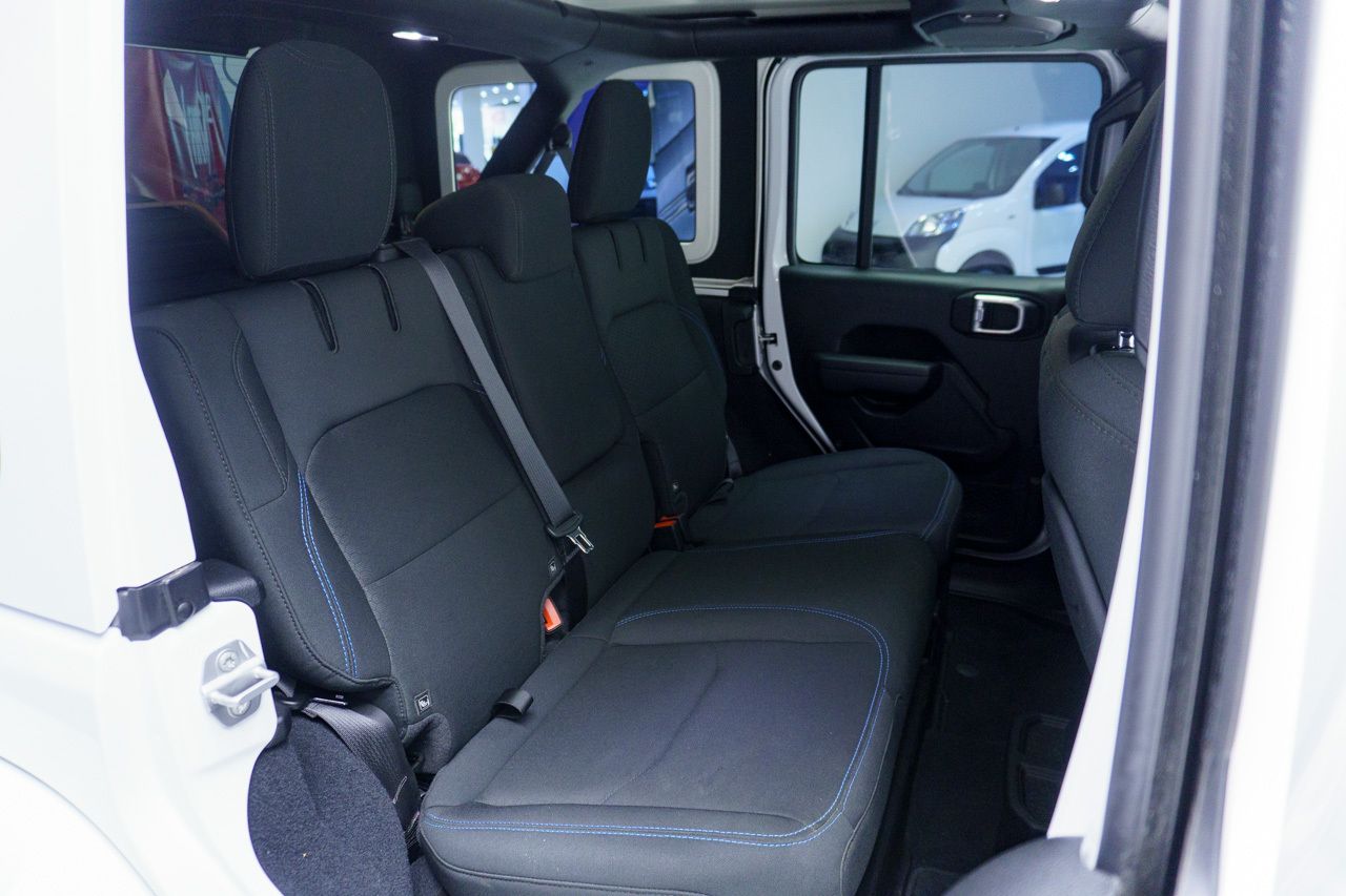Jeep Wrangler RUBICON UNLIMITED 2.0 PHEV 381 CV AUTO 5P - Foto 2