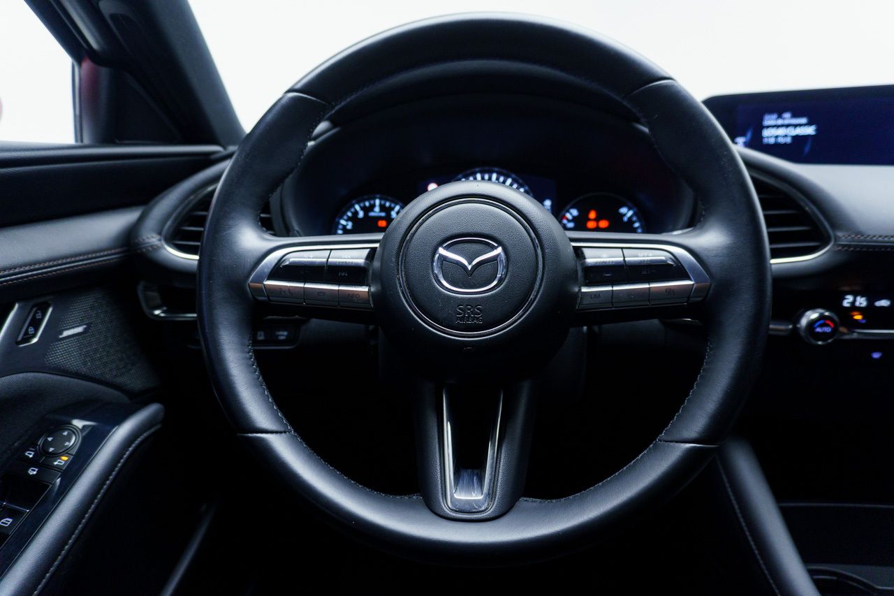 Mazda 3 EXCLUSIV-LINE PLUS 2.0 E-SKYACTIV-G 122 CV AUTO 5P - Foto 2