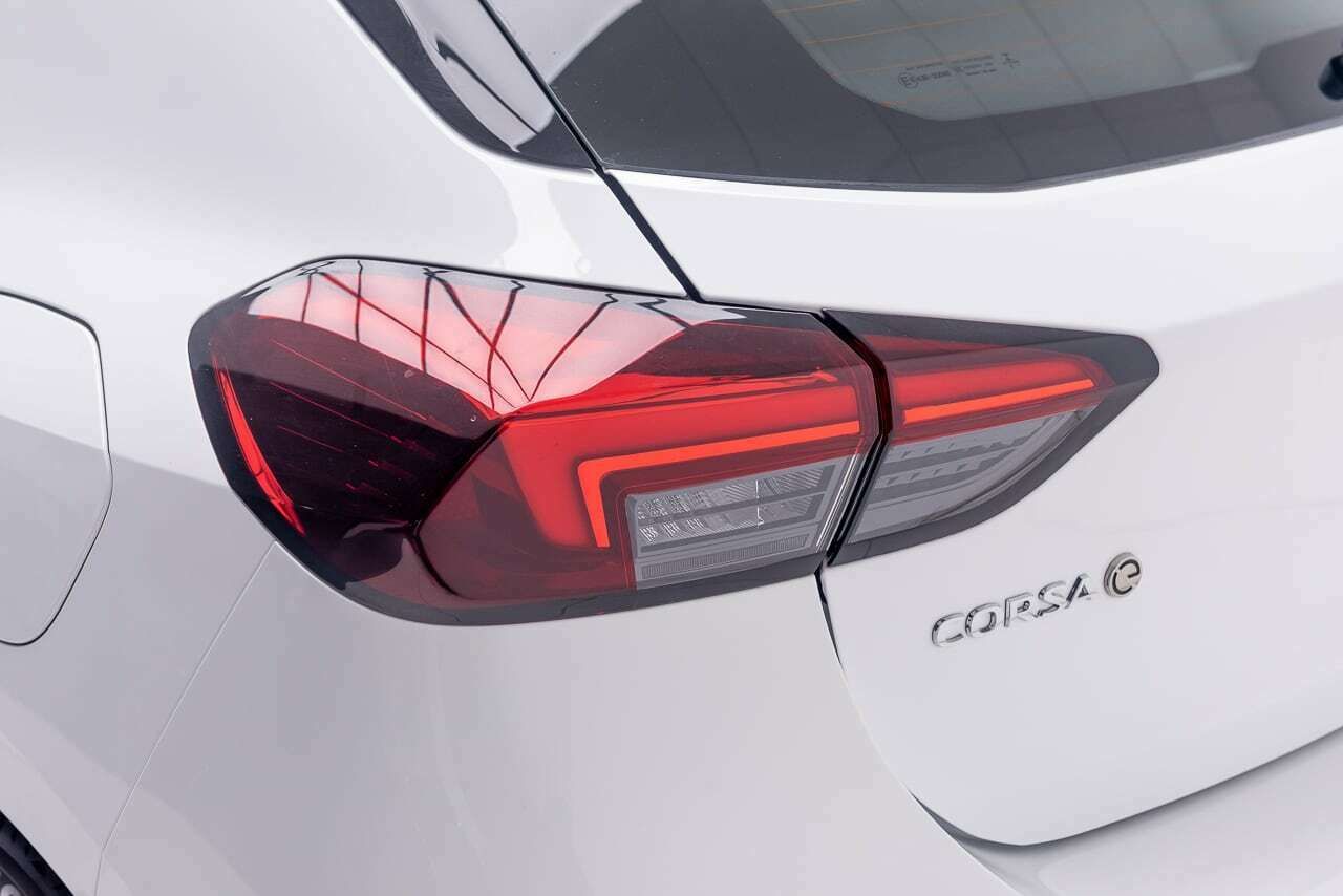 Opel Corsa -E GS-LINE BEV 50KWH 136 CV 5P - Foto 2