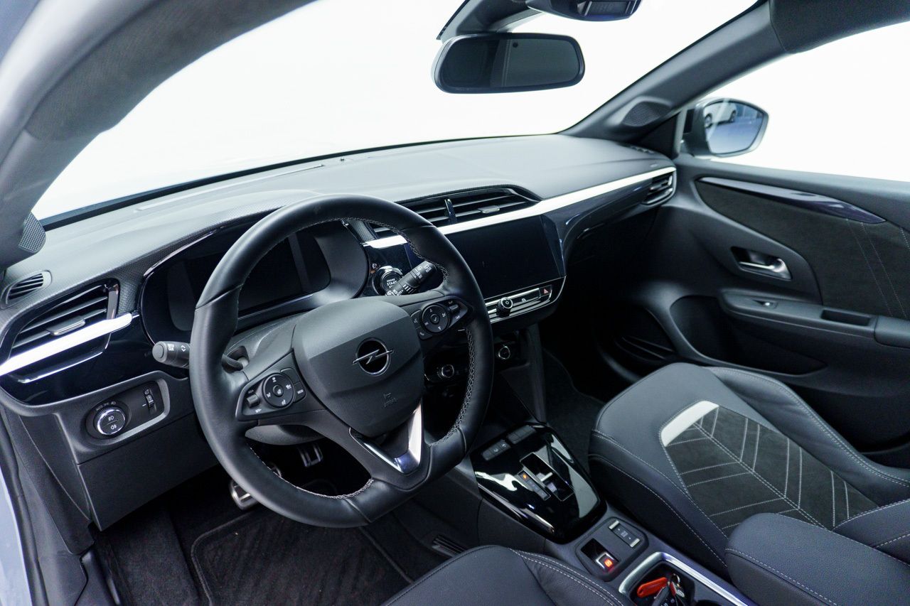 Opel Corsa GS LONG RANGE BEV 51KWH 156 CV 5P - Foto 2