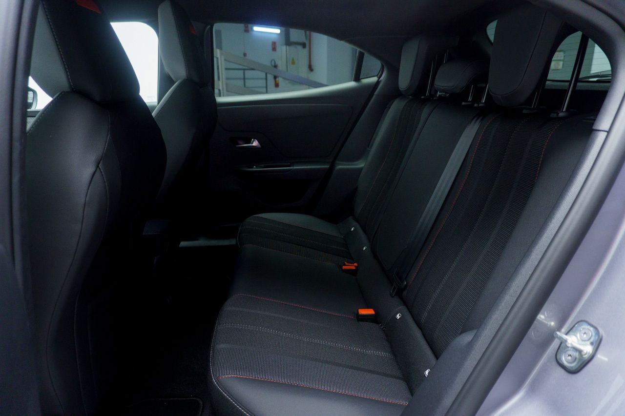 Opel Mokka GS 1.2 T 130 CV AUTO 5P - Foto 2