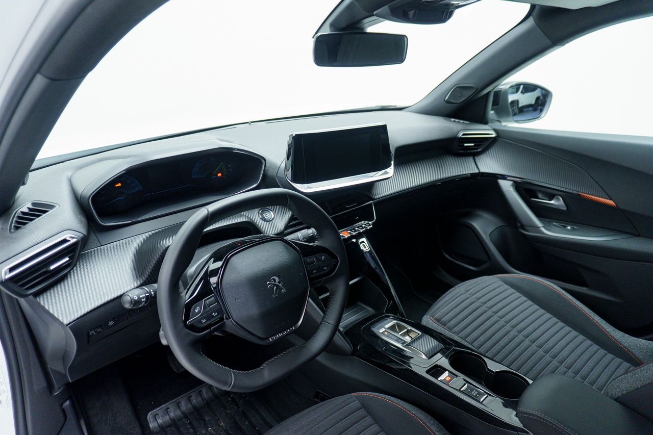 Peugeot 2008 ACTIVE PACK BEV 100KW 136 CV 5P - Foto 2