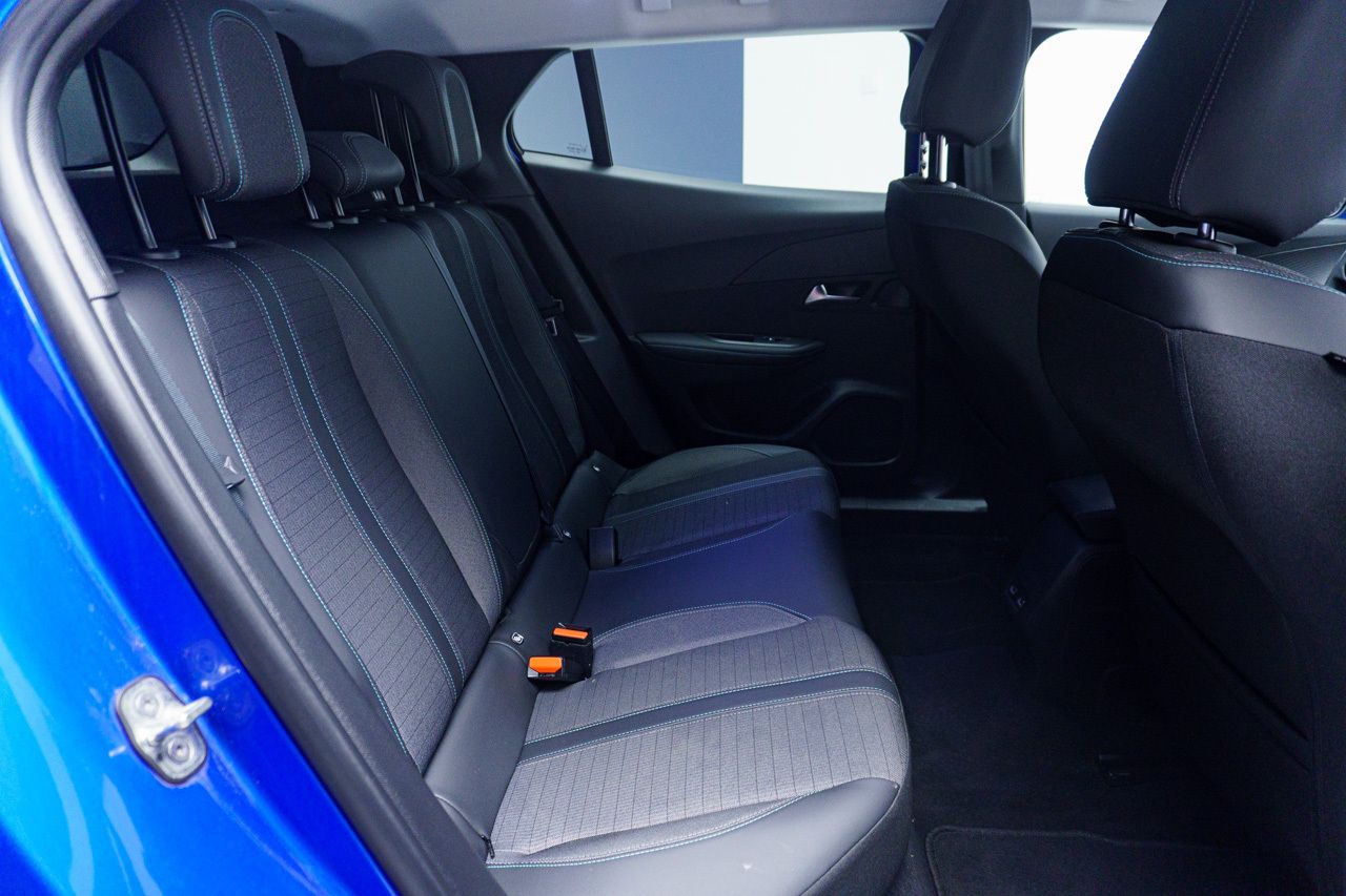 Peugeot 2008 ALLURE 1.5 BLUEHDI 130 CV EAT8 5P - Foto 2