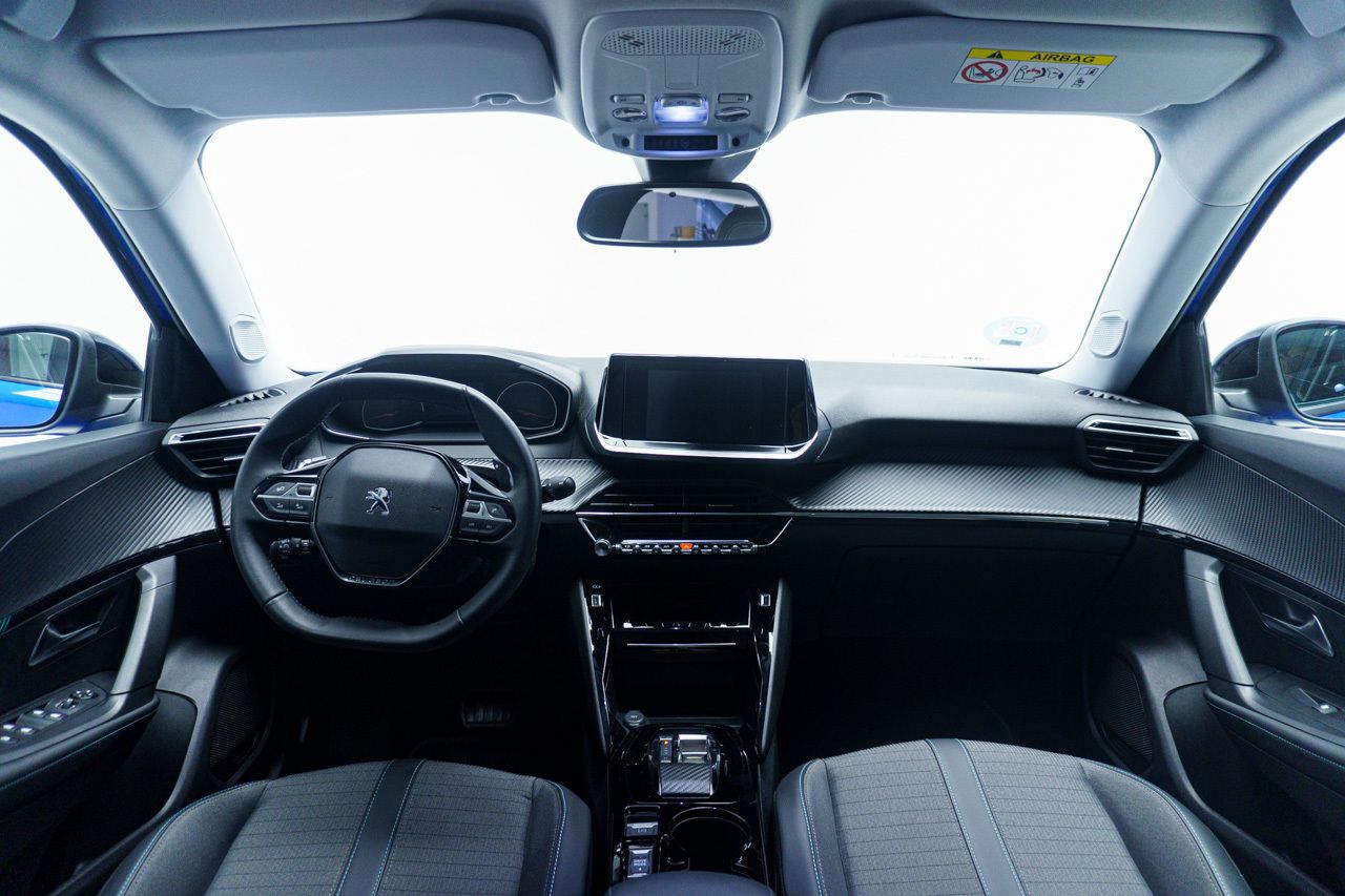 Peugeot 2008 ALLURE 1.5 BLUEHDI 130 CV EAT8 5P - Foto 2